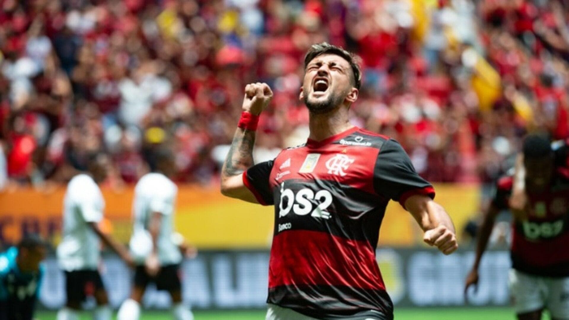 Jogador uruguaio tem tido grande destaque na equipe rubro-negra desde que chegou em 2019 e varreu troféus junto da equipe