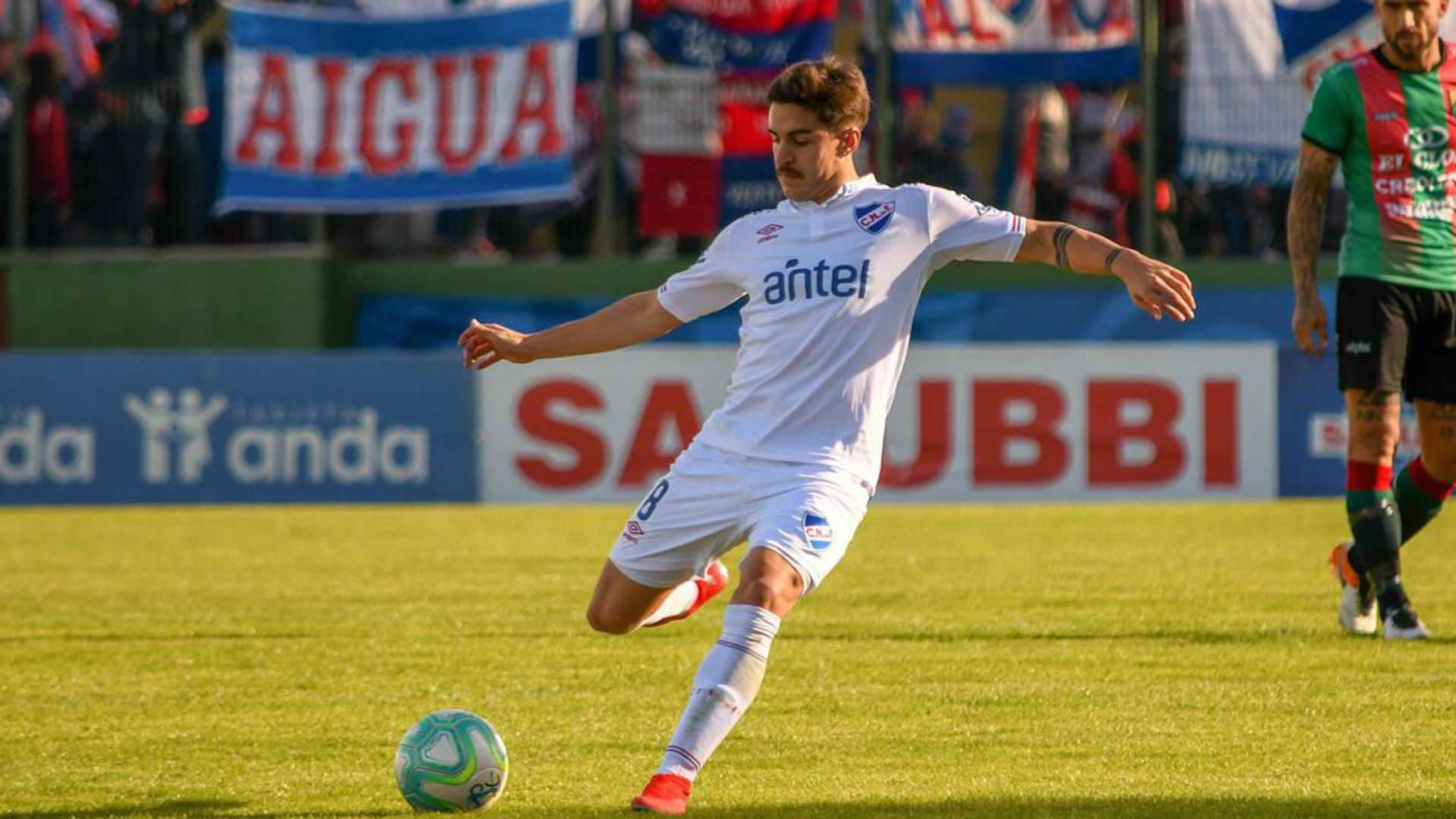Jogador vai herdar a camisa 15 que era do profeta Hernanes no clube
