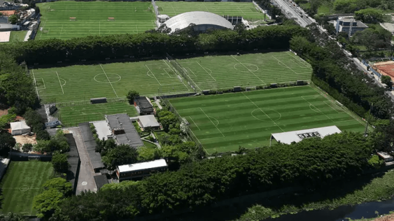 Jogador vem se destacando no rival da Barra Funda
