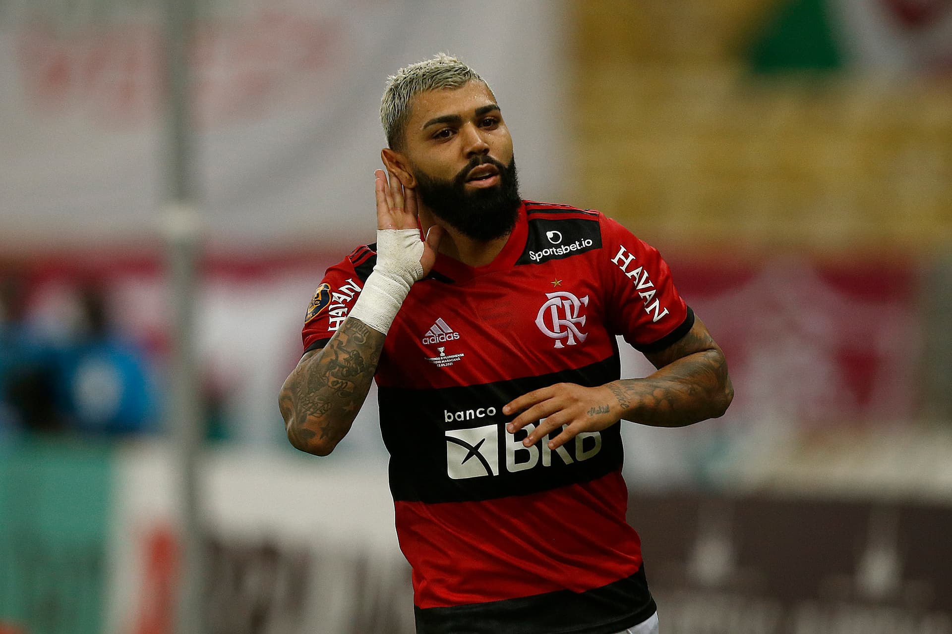 Jogador vem sendo criticado pela torcida e quase foi expulso contra o Tolima