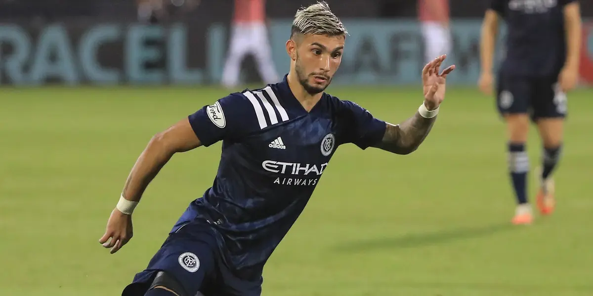 Jogador vem sendo especulado no Palmeiras, mas pode parar em rival