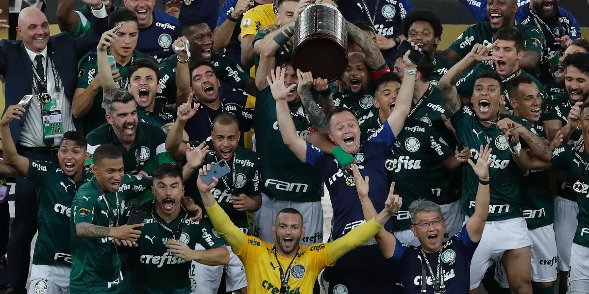 Jogador vem sendo preterido nos últimos jogos e acende alerta em ex-clube