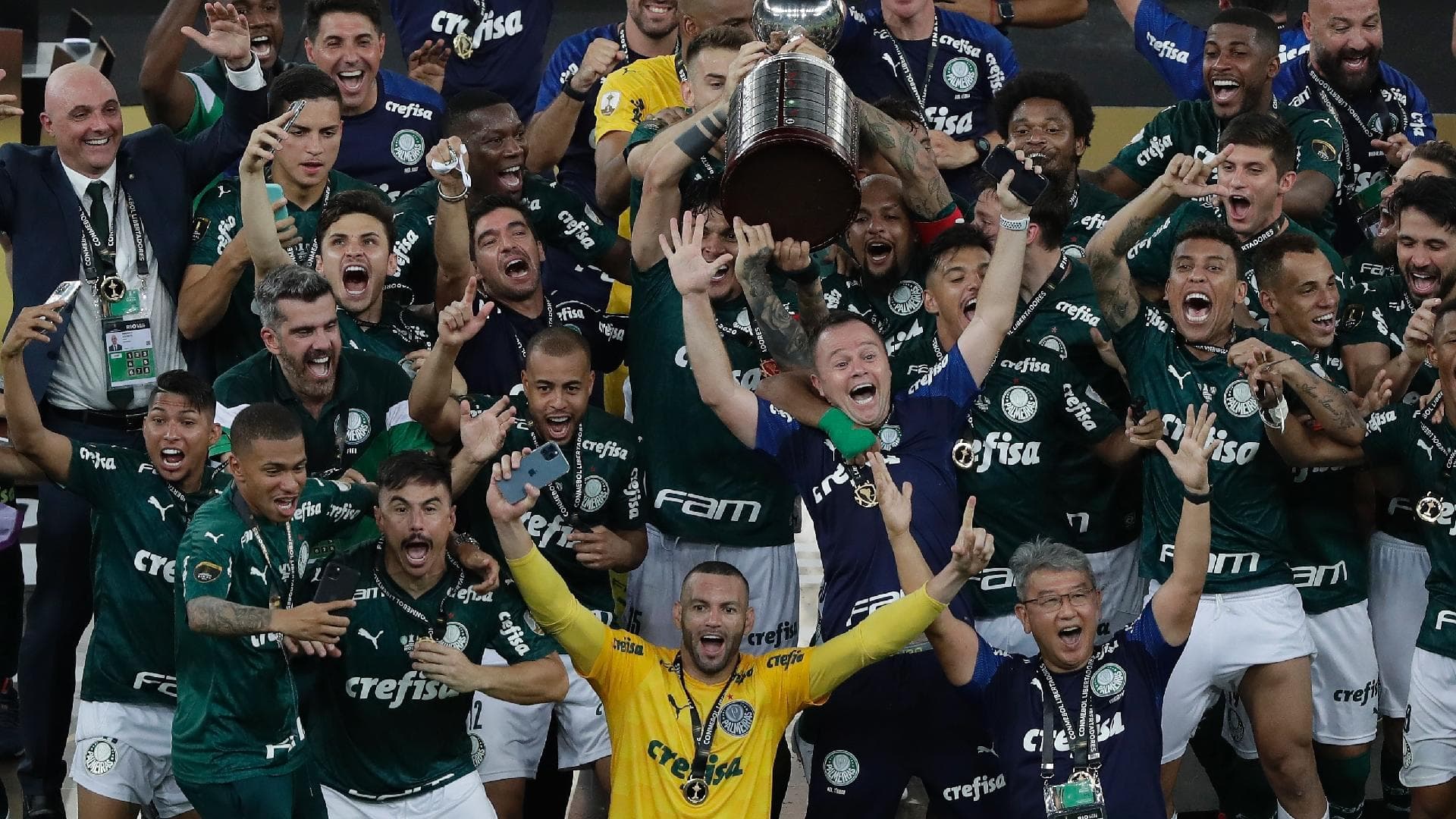 Jogador vem sendo preterido nos últimos jogos e acende alerta em ex-clube