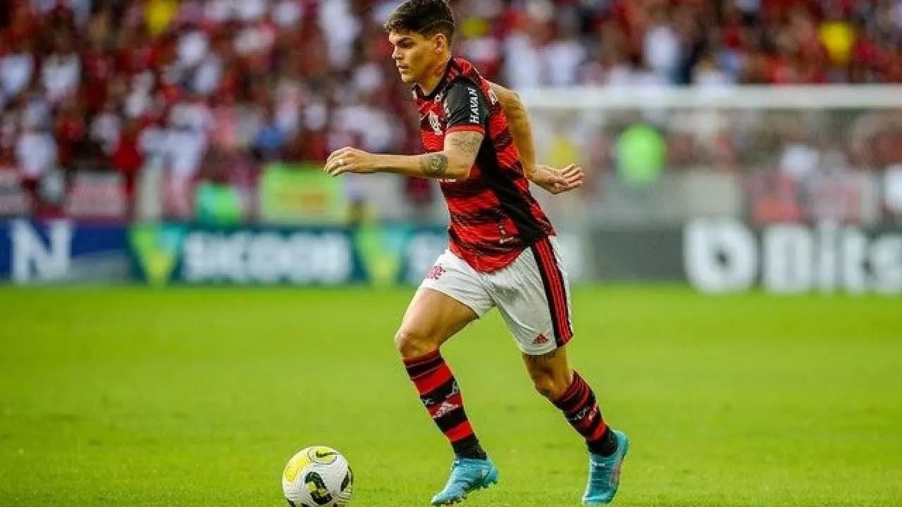 Jogador vem tendo boas atuações e é peça-chave do time de Dorival Júnior