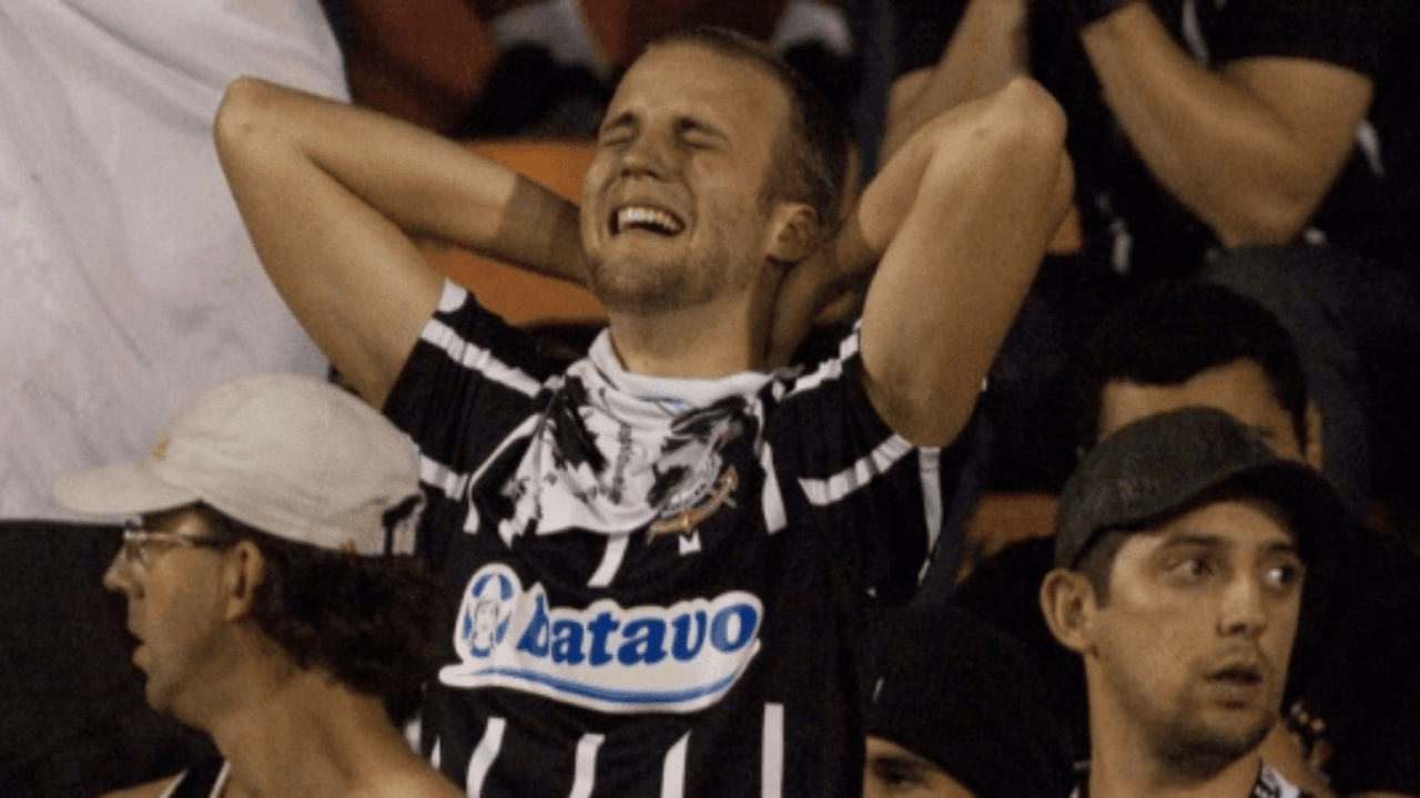 Jogador vinha bem na partida, até que expulsão colocou tudo a perder para o Timão