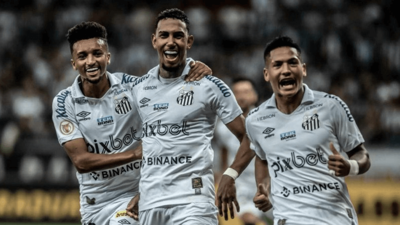 Jogador vinha tendo oportunidades no Peixe, e agora espera novo treinador para definir seu futuro