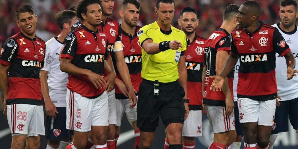 Jogador viu o surgimento de grande revelação do Flamengo