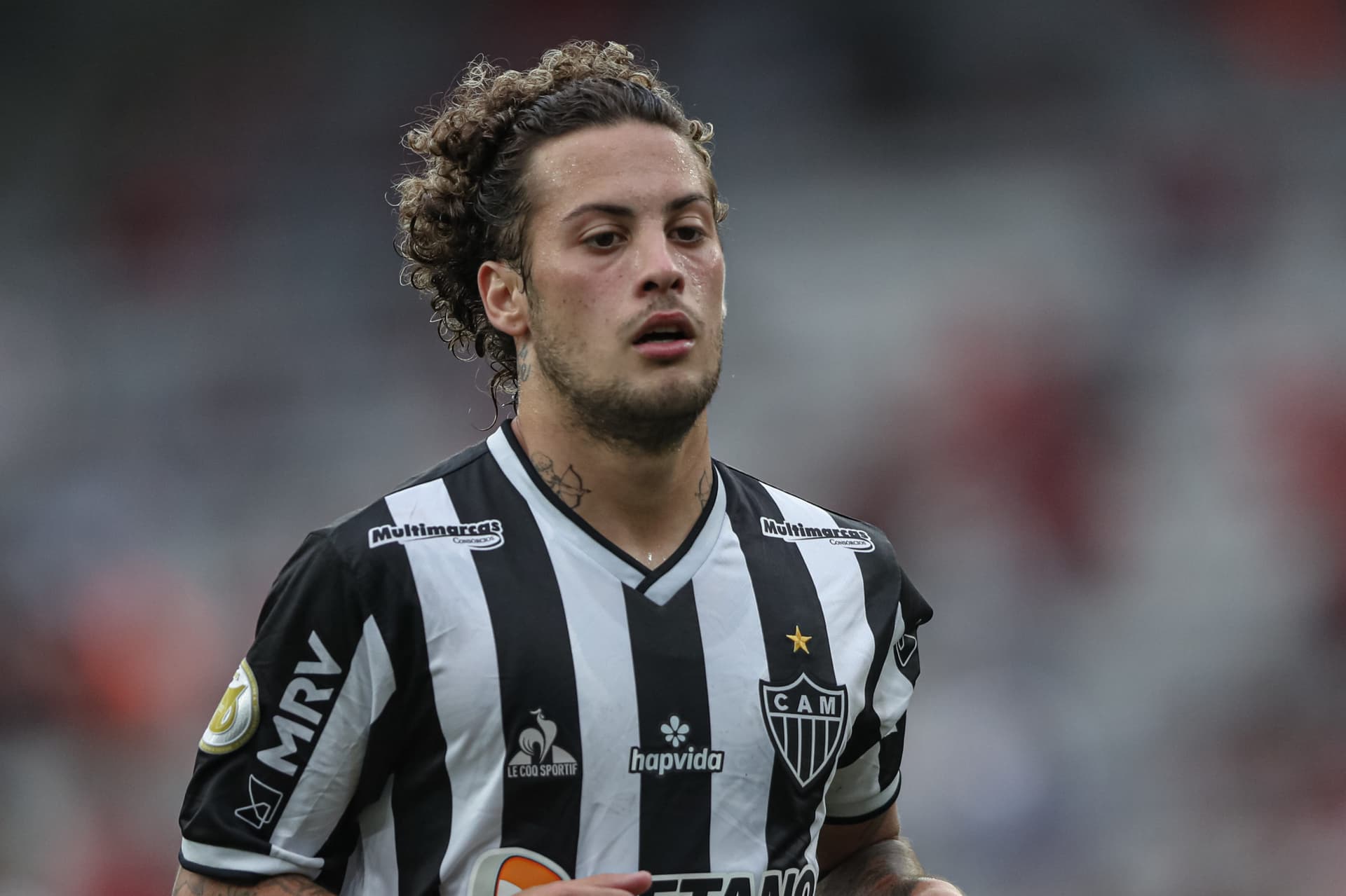 Jogador vive má fase e é constantemente questionado pela torcida atleticana