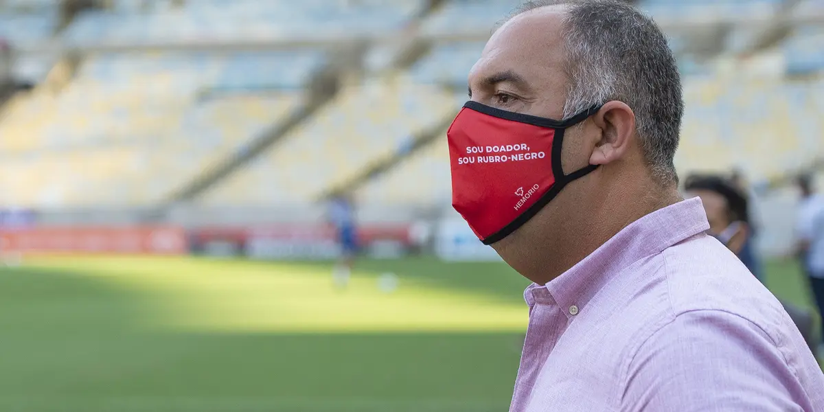 Jogador vive relação de amor e ódio com a torcida
