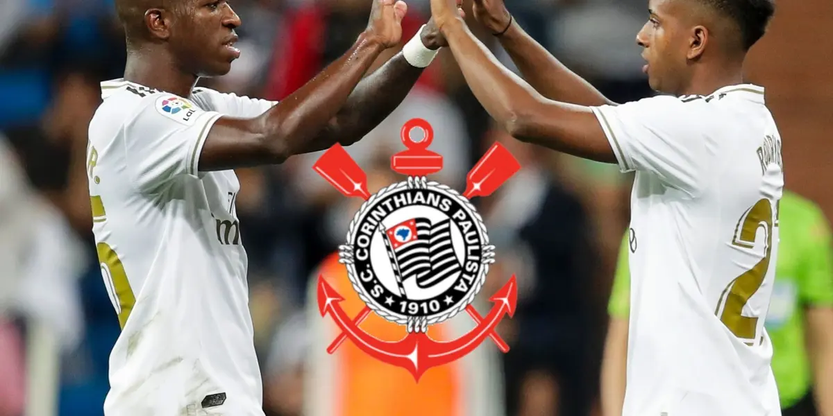 Jogadores cantaram o nome do clube paulista durante uma festa