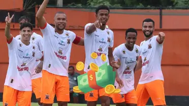 Jogadores do Nova Iguaçu comemoram gol