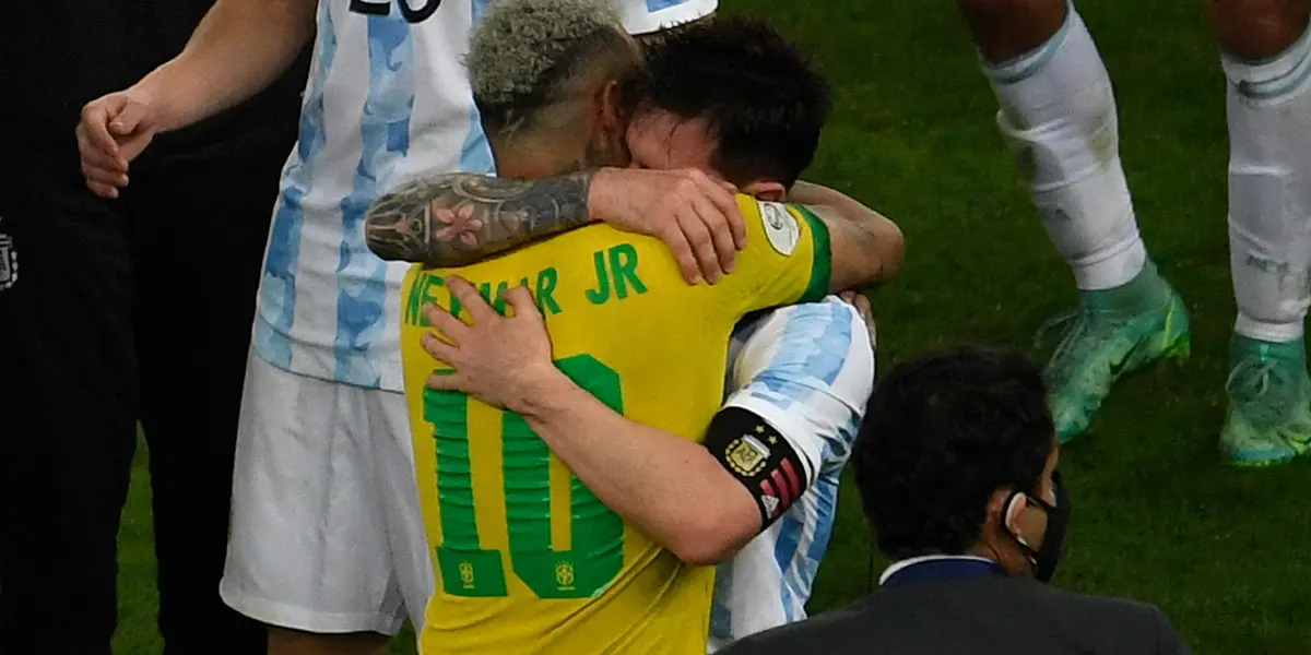 Jogadores foram companheiros no Barcelona e, recentemente, foram flagrados nos corredores do Maracanã desfrutando de um momento de descontração