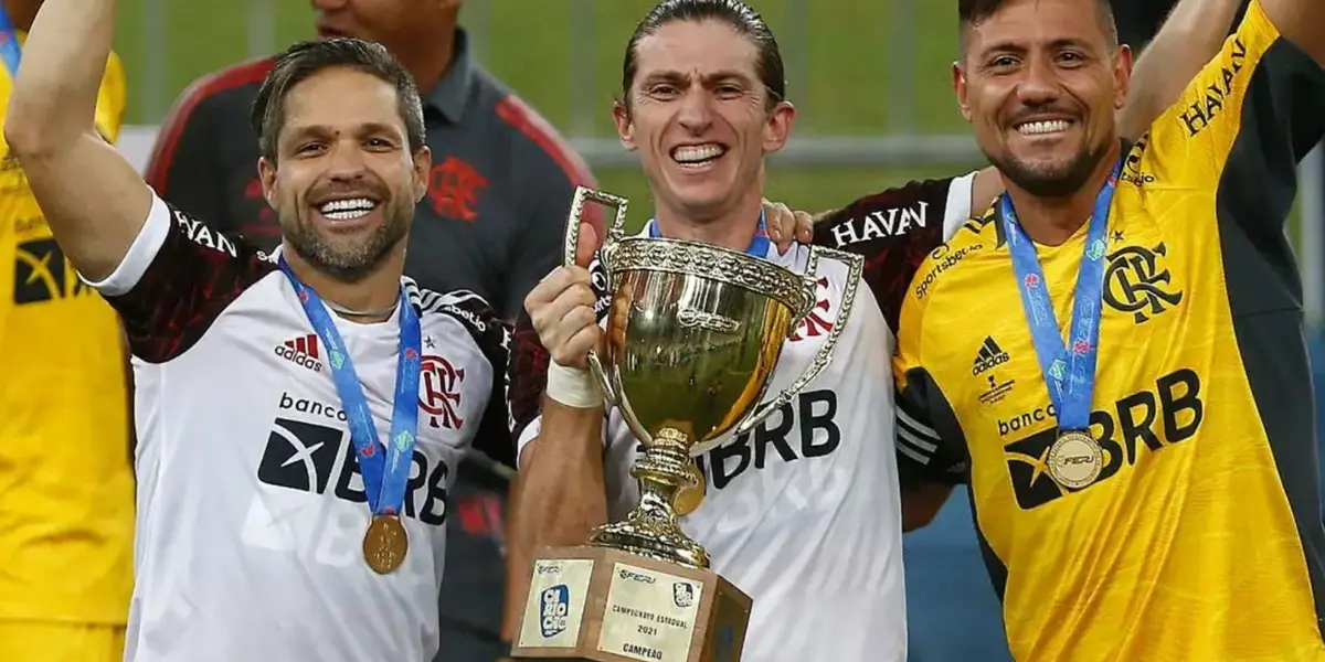 Jogadores podem ter contratos renovados para 2023 e irritam a torcida