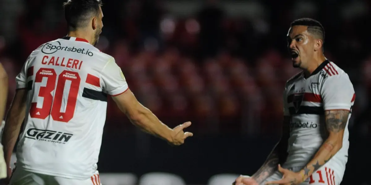 Jogadores se estranaharam durante empate do Tricolor no Sansão