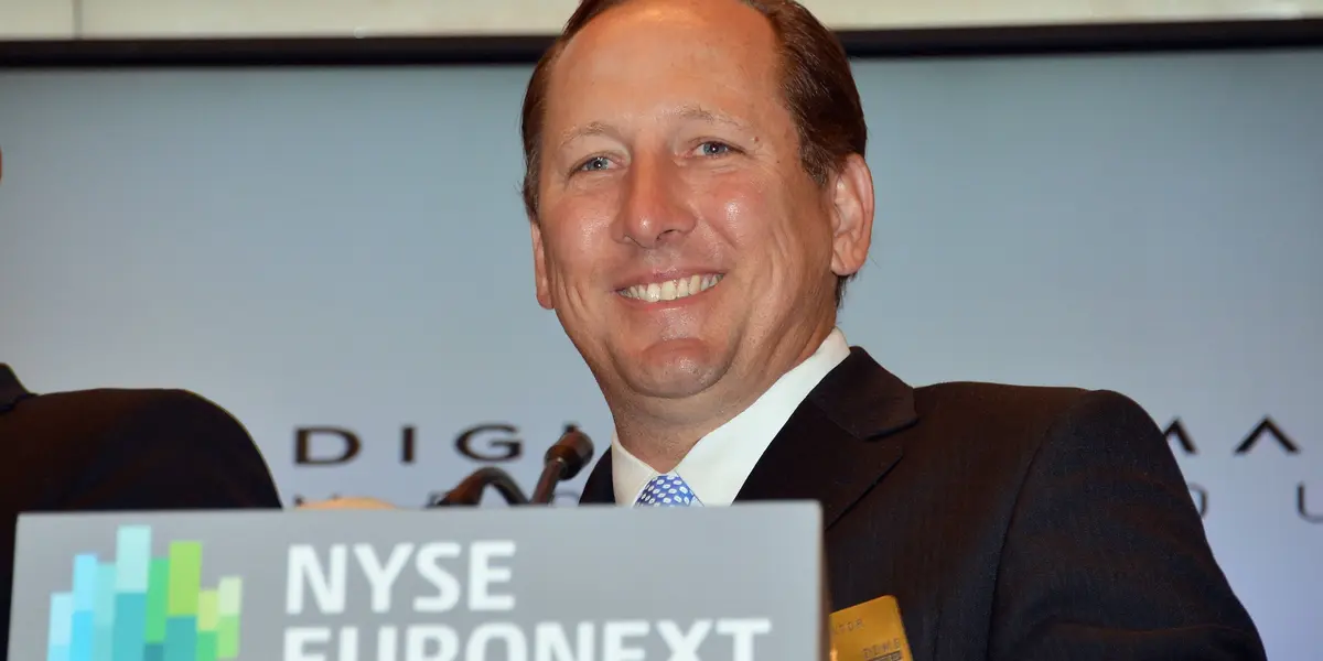 John Textor aproveita carinho da torcida alvinegra após anunciar compra da SAF do clube