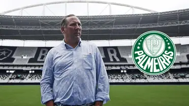 John Textor pousa para foto na beira do gramado do Nilton Santos