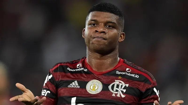 Joia do Flamengo analisa opções para o seu futuro