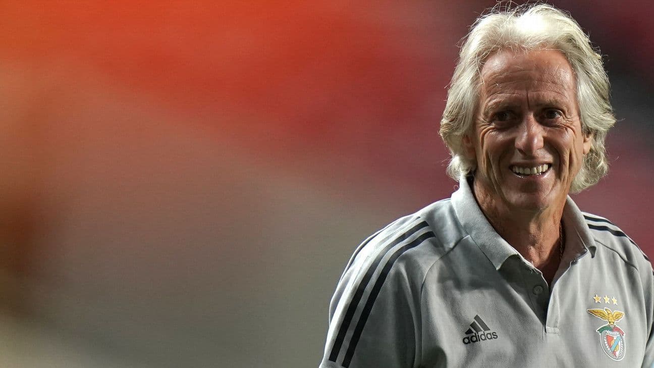 Jorge Jesus busca uma reposição para a vaga de Lucas Veríssimo, que se lesionou no último final de semana
