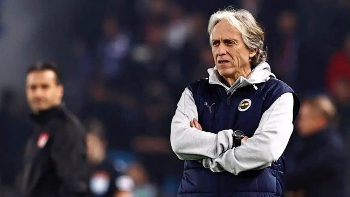 Jorge Jesus é um dos possíveis nomes para o Timão