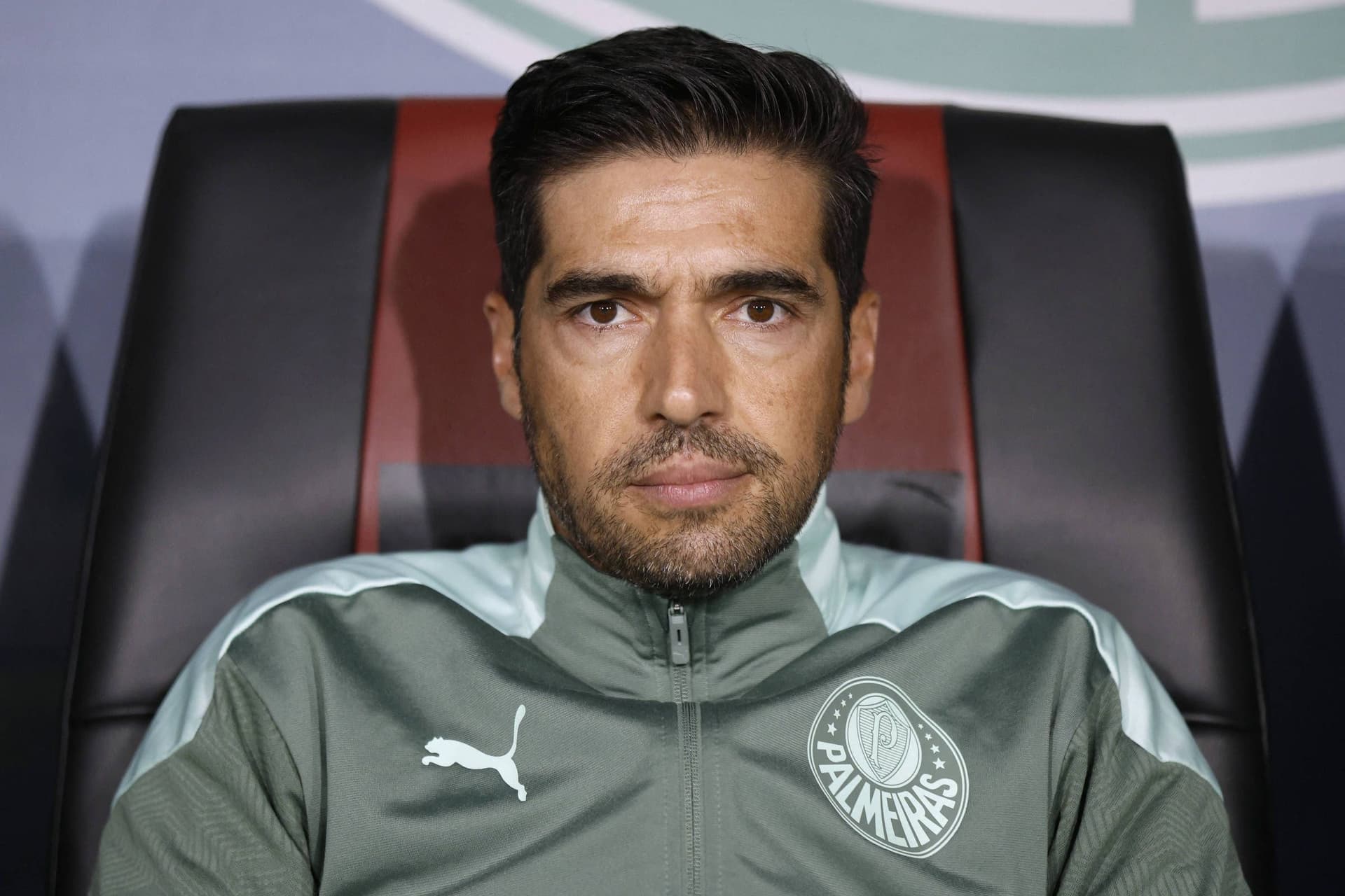 Jorginho, tetracampeão mundial e treinador do Atlético Goianiense é crítico do português