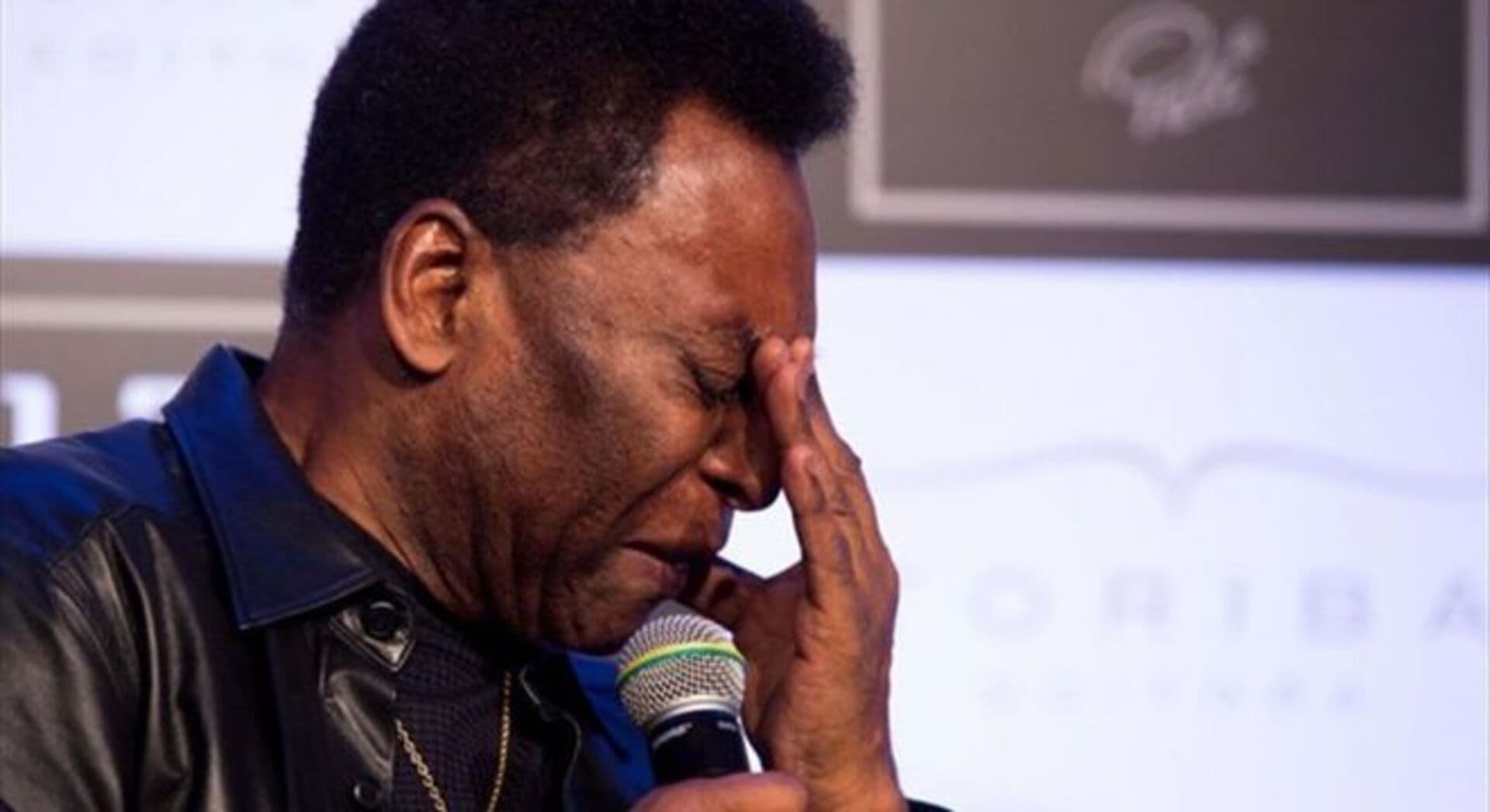 Joshua e Celeste, filhos de Pelé, lenda do futebol, entraram com um pedido judicial de reconhecimento de paternidade socioafetiva do pai