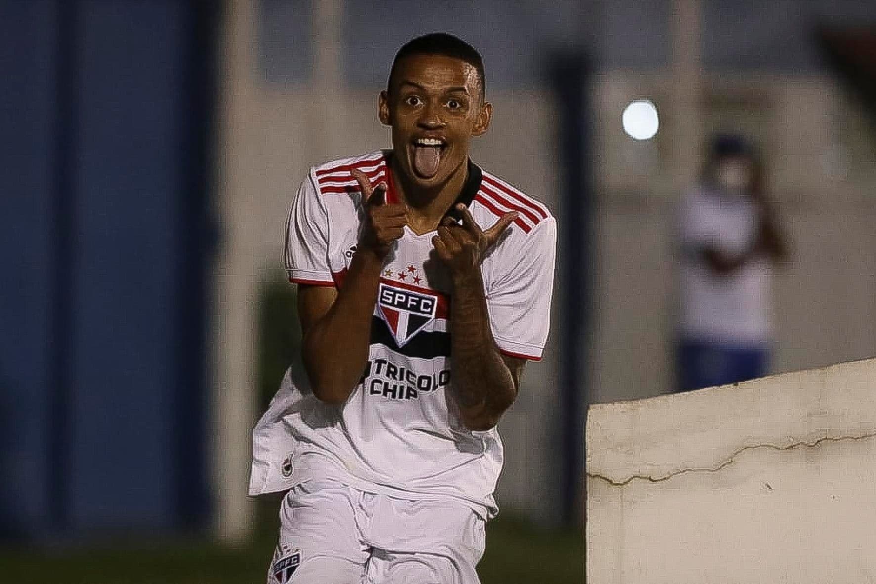 Jovem promessa são paulina rompeu o ligamento do joelho
