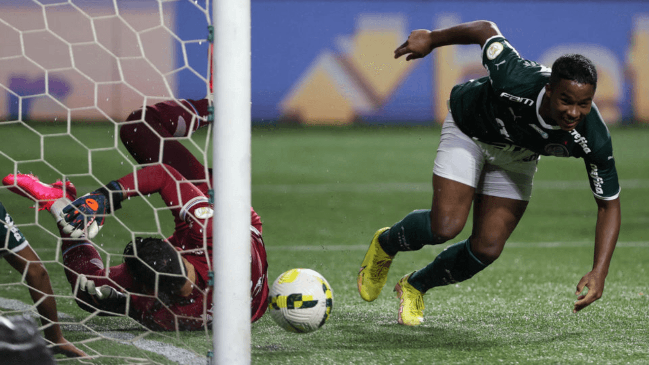Jovem revelação do Palmeiras tem sofrido perseguição da imprensa brasileira