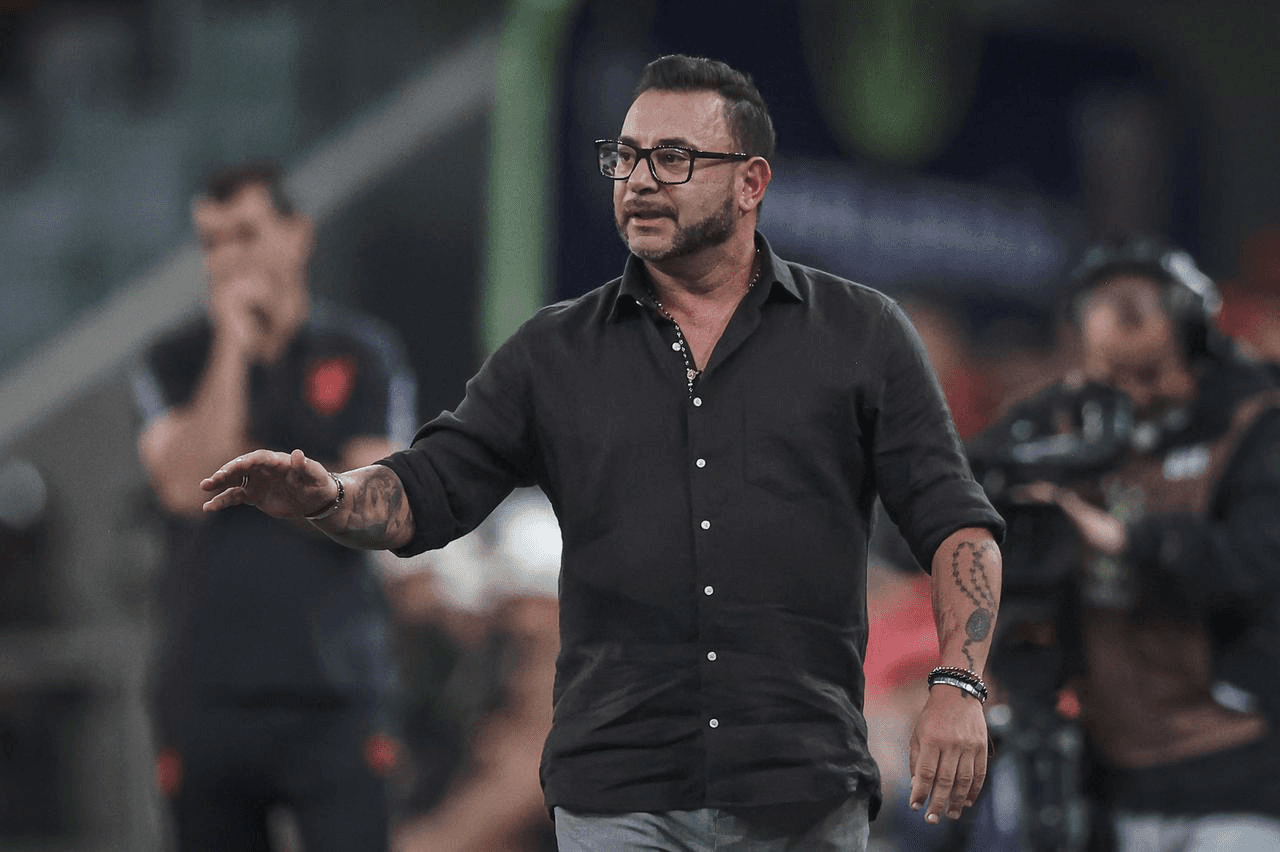 Jovem Rubens brilhou contra o Athletico Paranaense e tem apenas 20 anos
