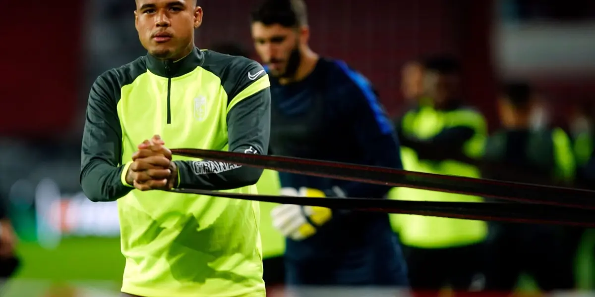 Kenedy, enfim, deve acertar com o Flamengo e torcedores já especulam o dia que o atacante chegaria ao Mengão