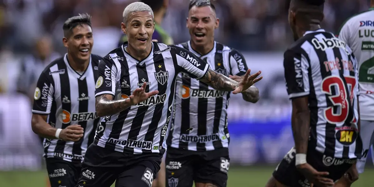 Keno deixou o gramado chorando após sofrer nova lesão