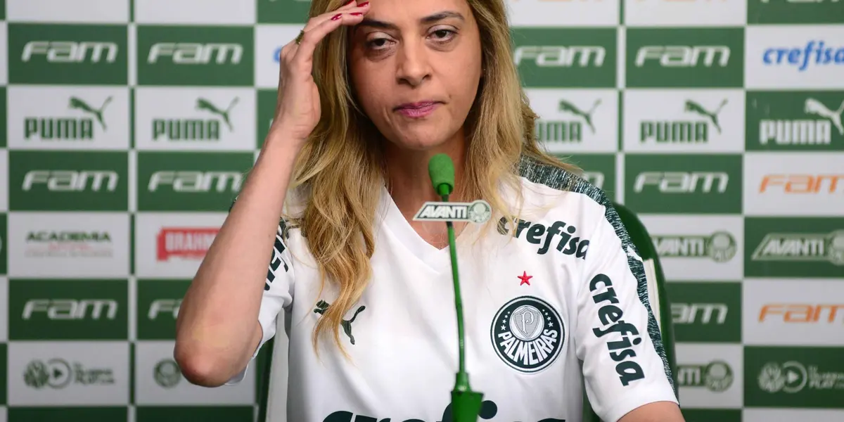 Leila foi alvo de cântigos da torcida em protesto, durante o jogo da Recopa Sul-Americana