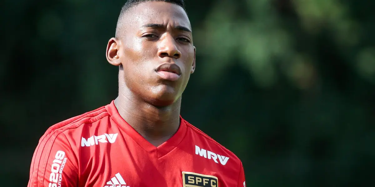 Léo virou titular do São Paulo