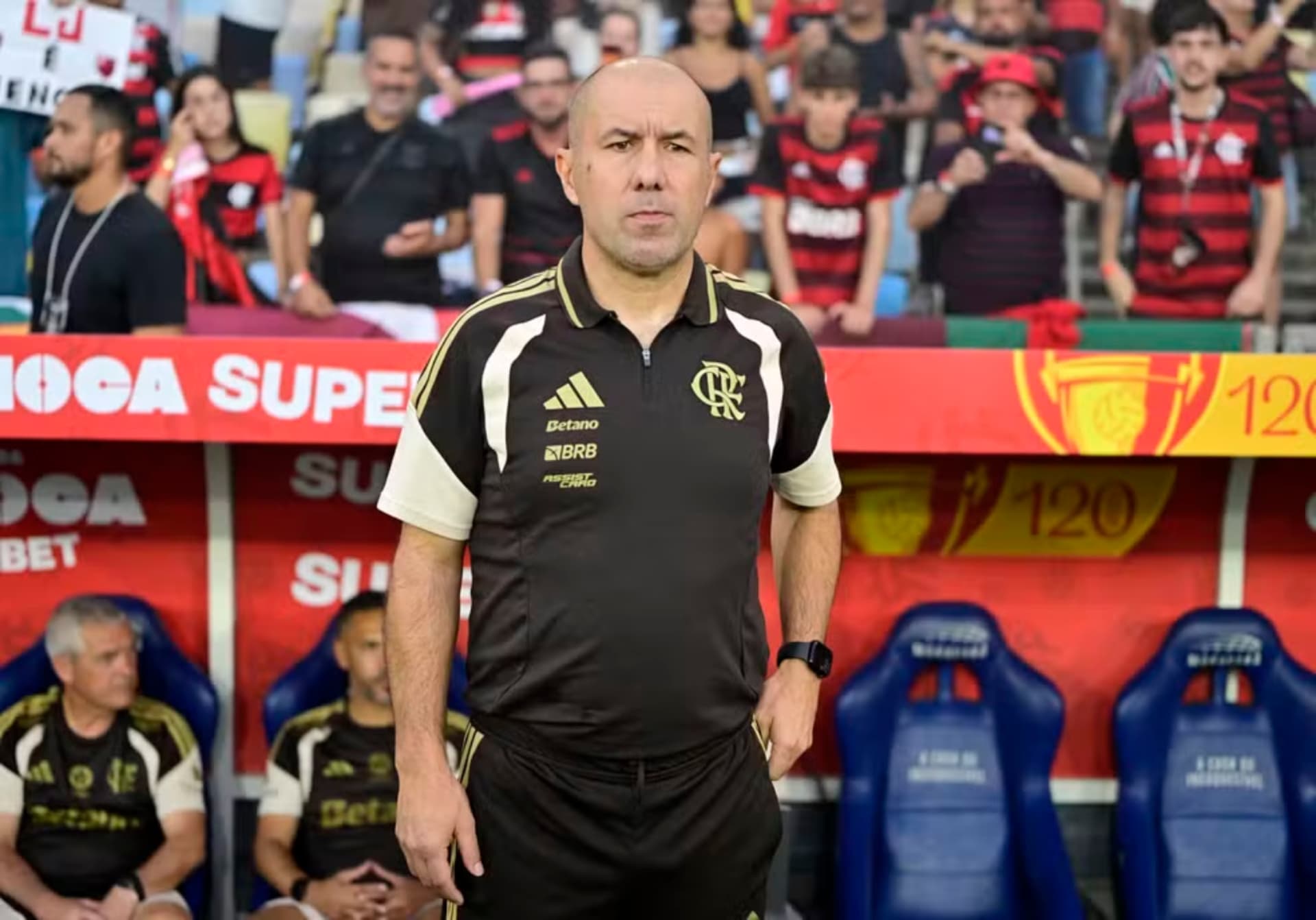 Leonardo jardim durante o confronto entre Flamengo e Santos pelo Brasileirão. Foto: Thiago Ribeiro/AGIF
