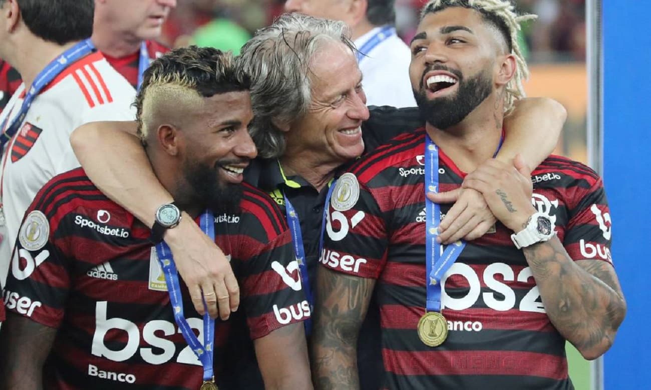 Líderes do elenco rubro-negro teriam tentado reverter acerto com Paulo Sousa pela volta do Mister