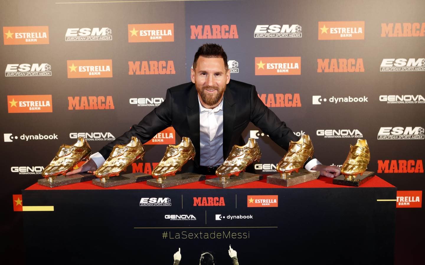 Lionel Messi dita a moda do futebol mundial