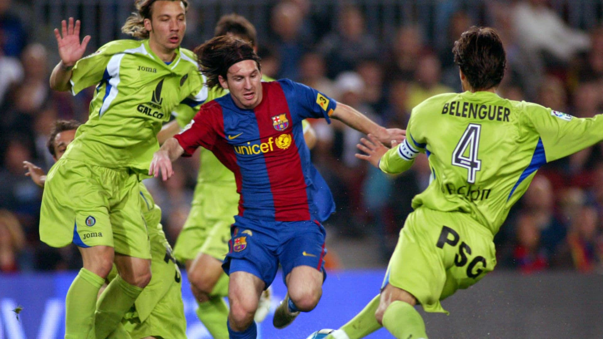 Listamos alguns dos gols mais bonitos de Lionel Messi com a camisa do Barcelona em sua coleção de golaços particulares da carreira pelos azuis-grenás