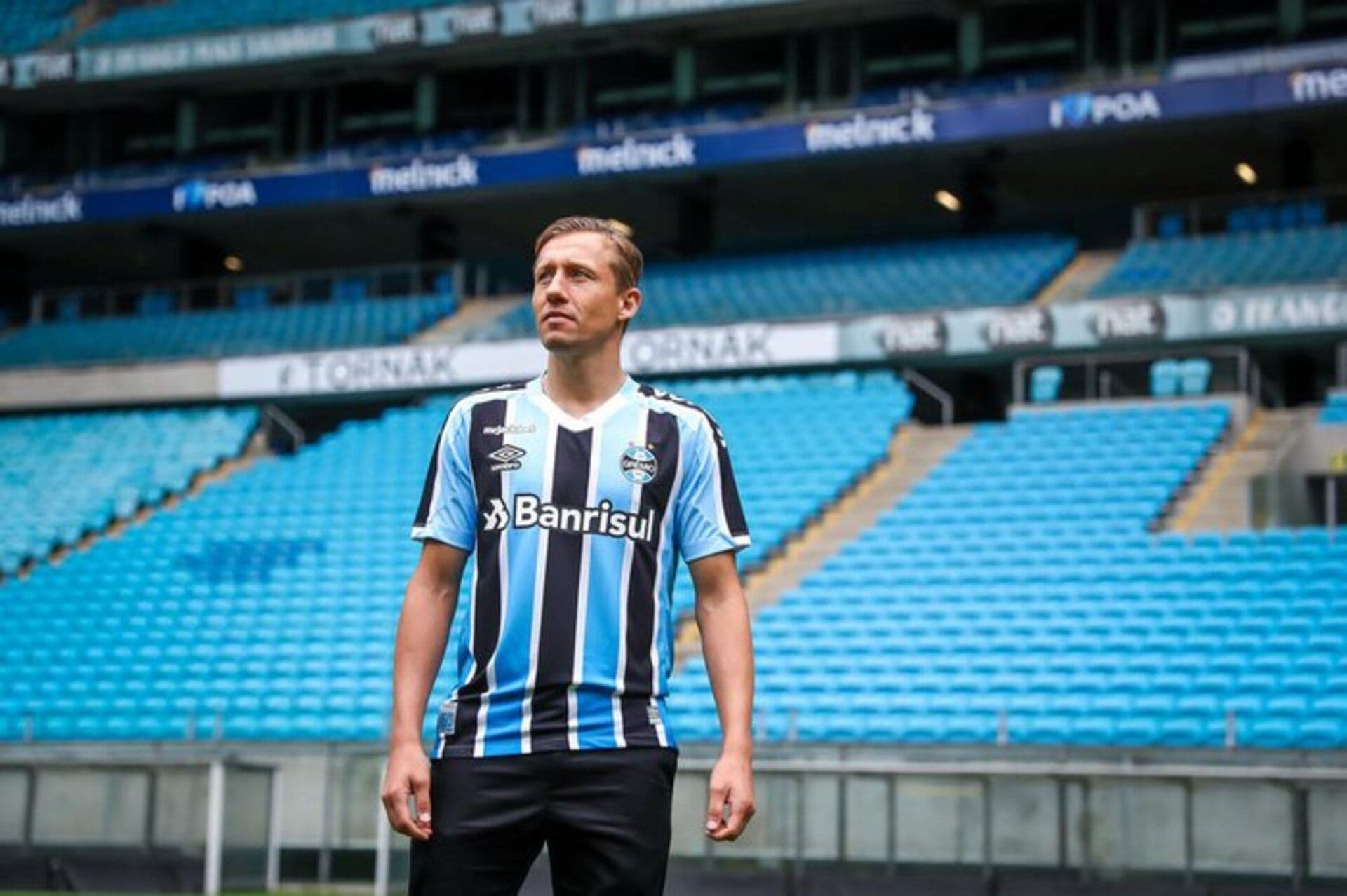 Lucas Leiva passou por novos exames cardíacos nesta quarta-feira para avaliar o seu estado de saúde, mas a decisão do Grêmio chocou todos