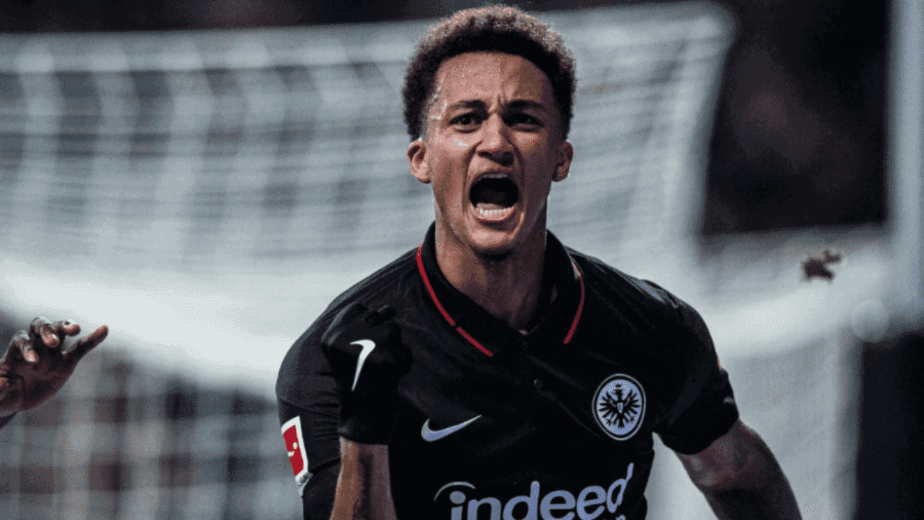 Lucas Melo, o Tuta, é cria da base do São Paulo, mas antes mesmo de estrear com a camisa Tricolor, o zagueiro foi vendido para o futebol alemão