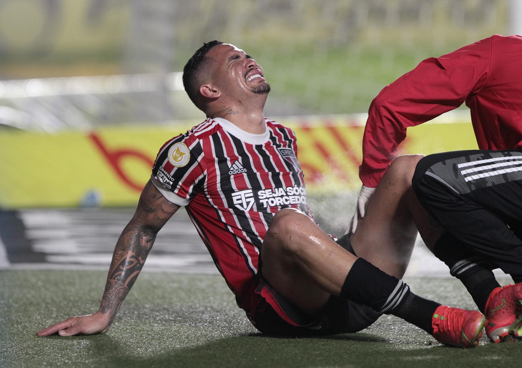 Luciano completou dois meses sem jogar e preocupa São Paulo por ser o principal jogador na temporada, mas que não tem previsão de volta