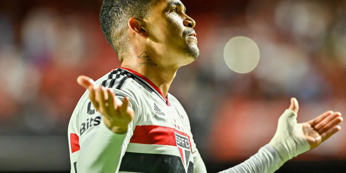 Luciano tem titularidade ameaçada após um mês sem balançar as redes