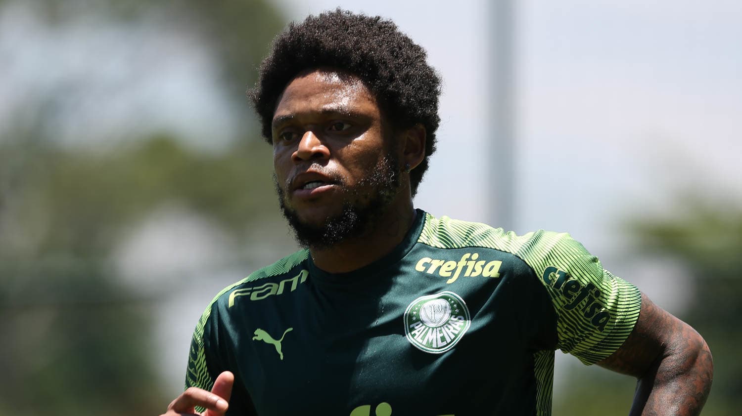 Luiz Adriano saiu da titularidade para última opção no banco de reservas e revelações de ex-mulher abalam Palmeiras