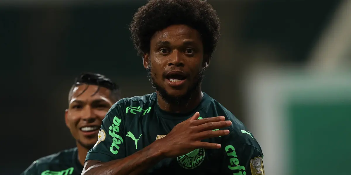 Luiz Adriano vive relação conturbada com torcedores em 2021 após sucesso em sua chegada
