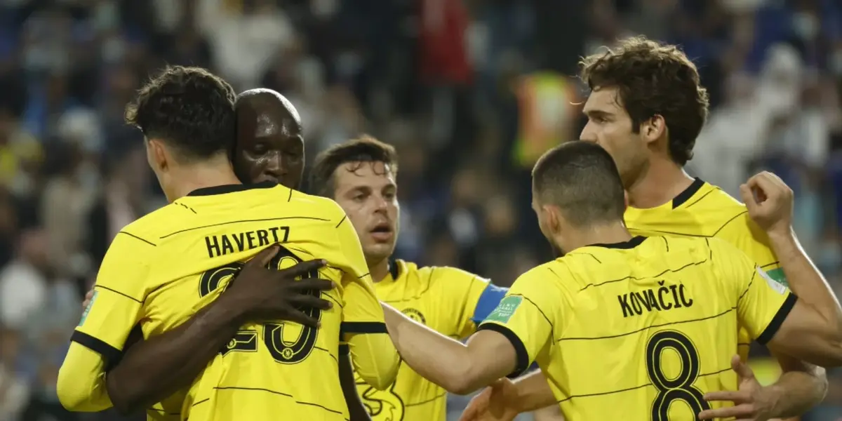 Lukaku aproveita falha da defesa e marca o gol da vitória dos Blues