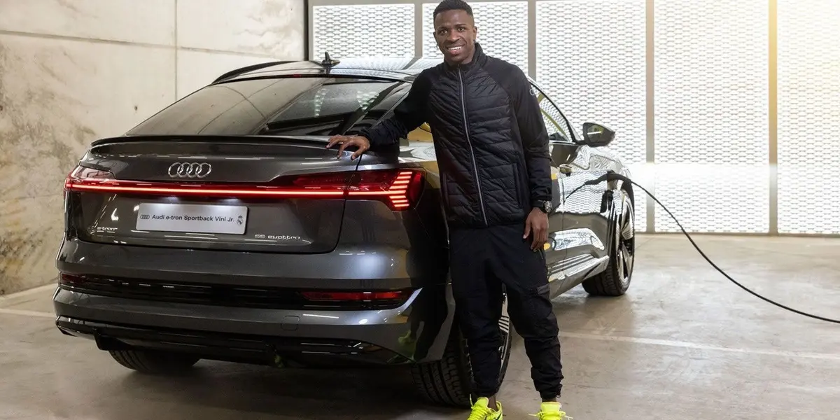 Marca alemã repetiu ação que fez no ano passado; elenco escolheu versões entre i4, iX e XM