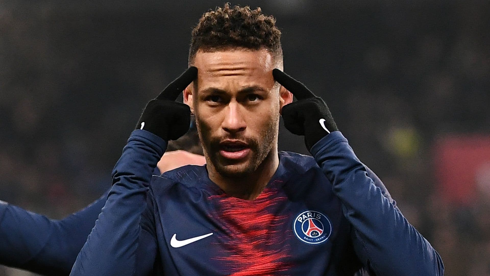 Matriarca da família Neymar ignorou as recomendações dos familiares e reatou namoro polêmico