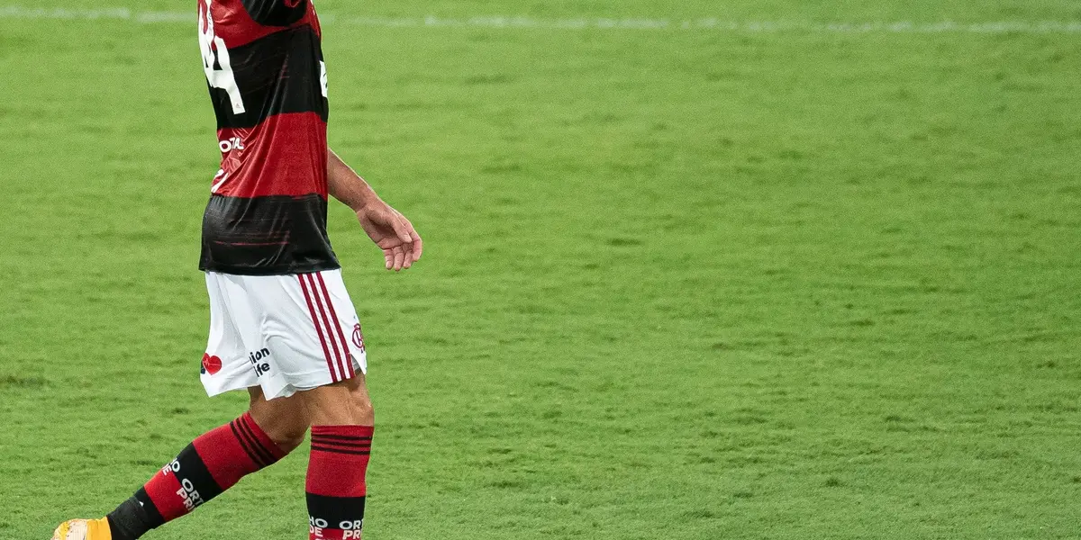 Maurício Isla chocou os torcedores ao comentar sobre sua aposentadoria no auge do Flamengo