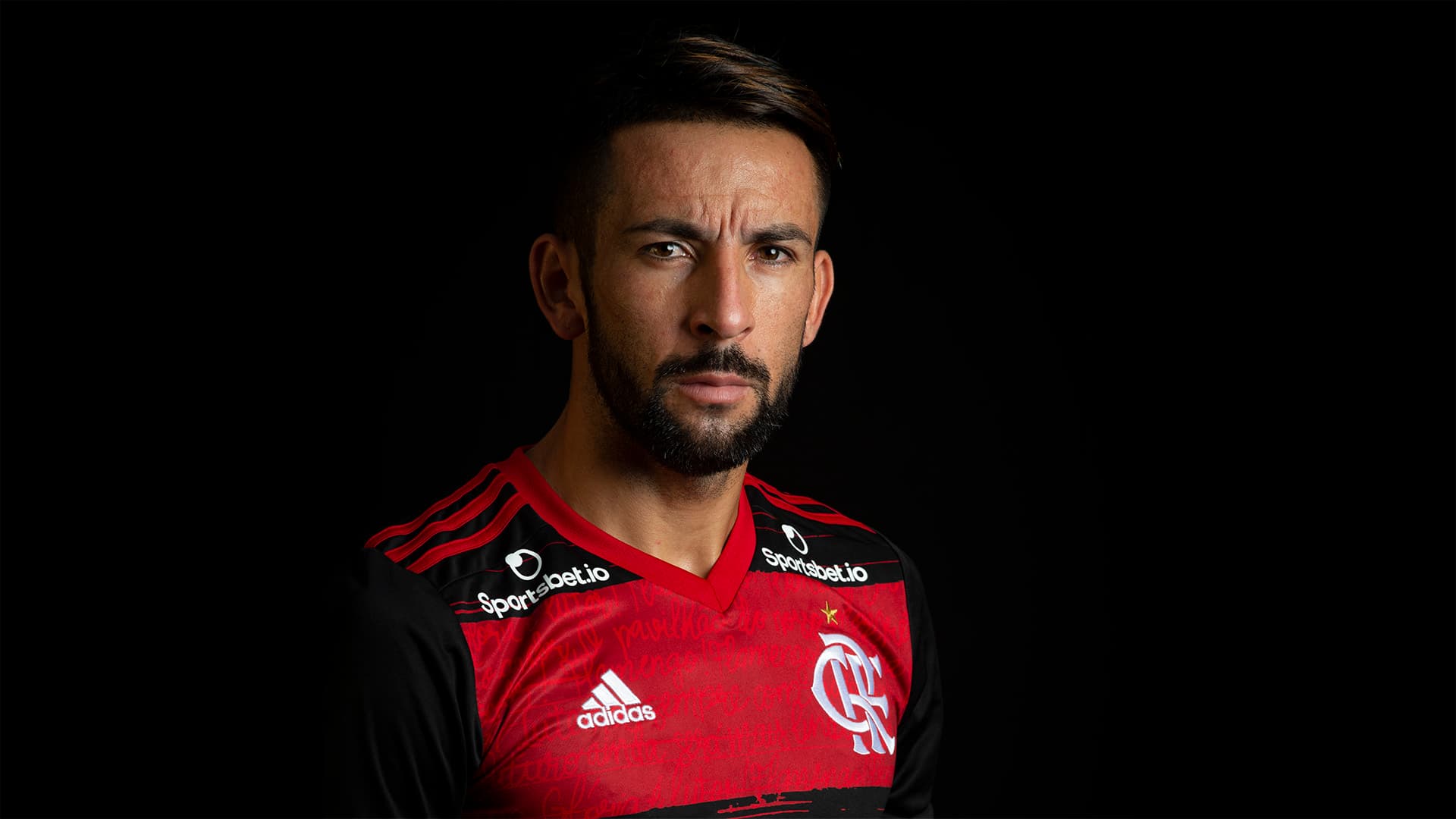 Maurício Isla passa por momento difícil no Flamengo após últimos jogos e desabafa nas redes sociais
