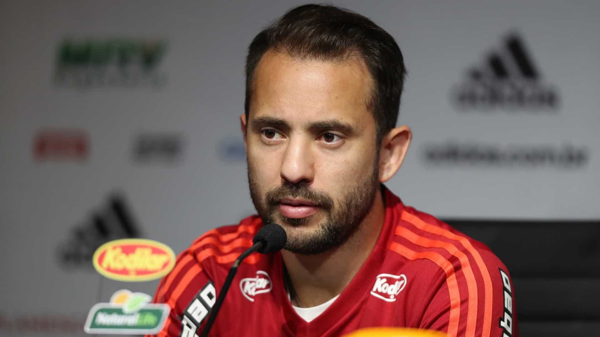 Meia desabafou sobre situação do clube da Gávea