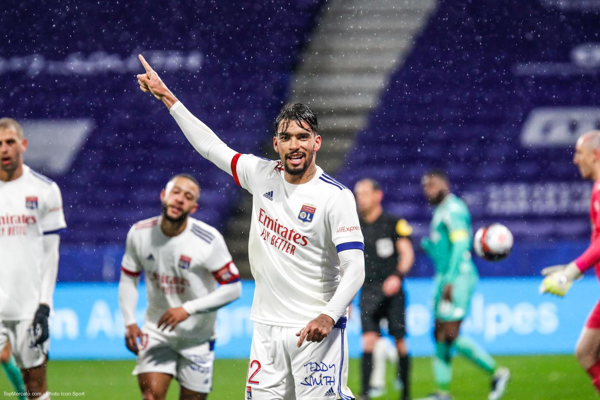 Meia do Lyon está na mira do PSG para a janela de agosto