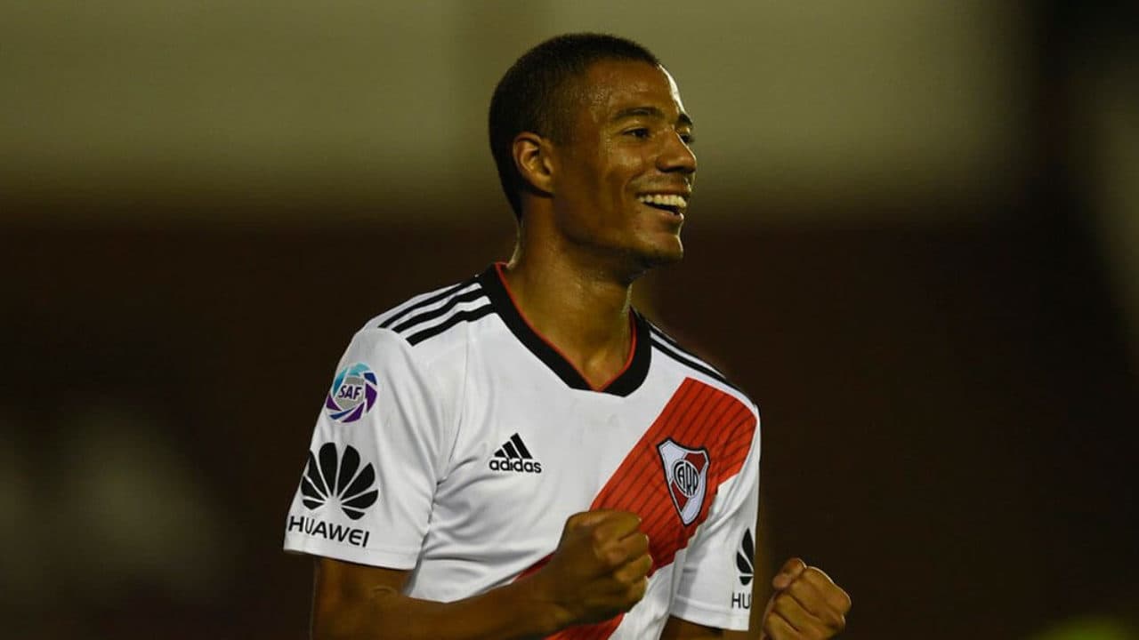 Meia do River Plate pode estar de saída da Argentina